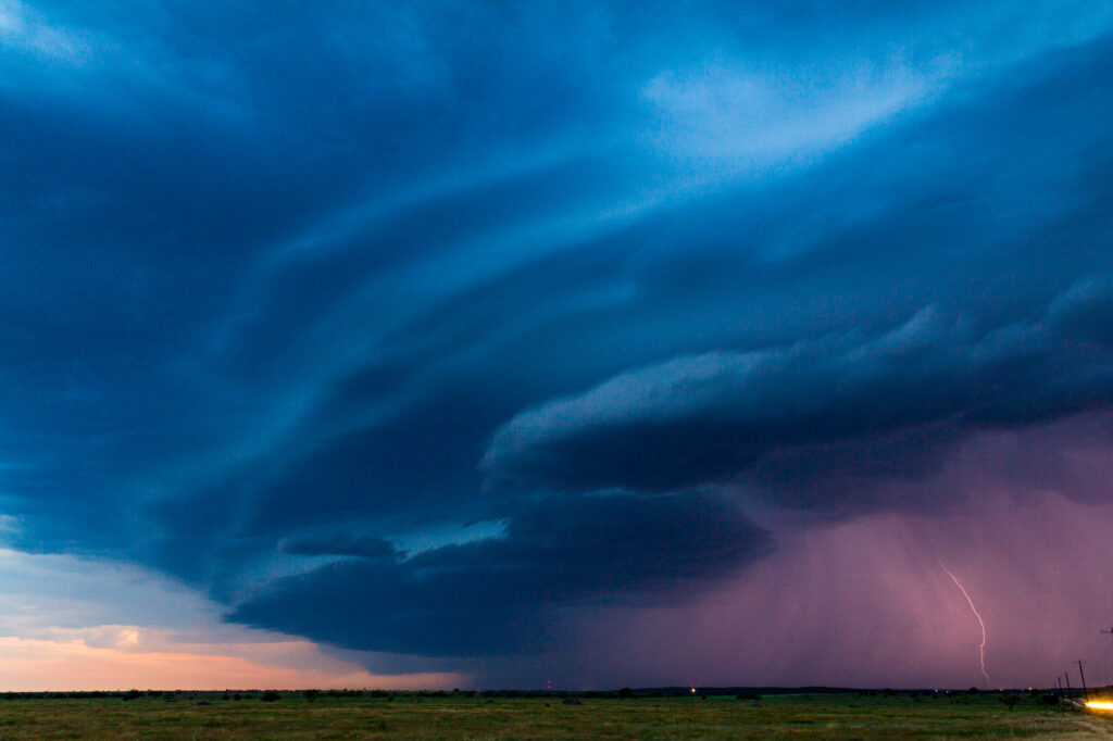 Shelf Cloud with lightning