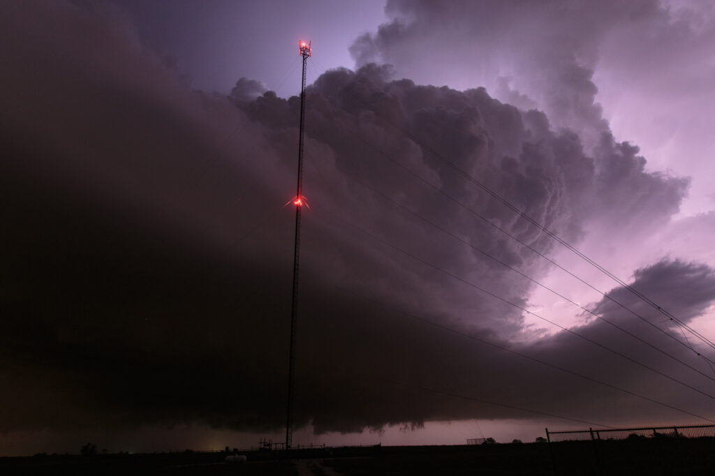 Nocturnal supercell structure near Stratford, OK on April 25, 2017