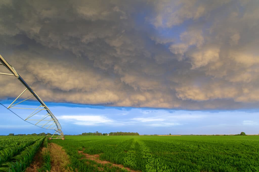 Outflow dominant storm near York, NE