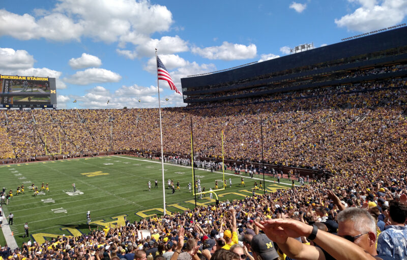 Michigan vs Hawaii 2016